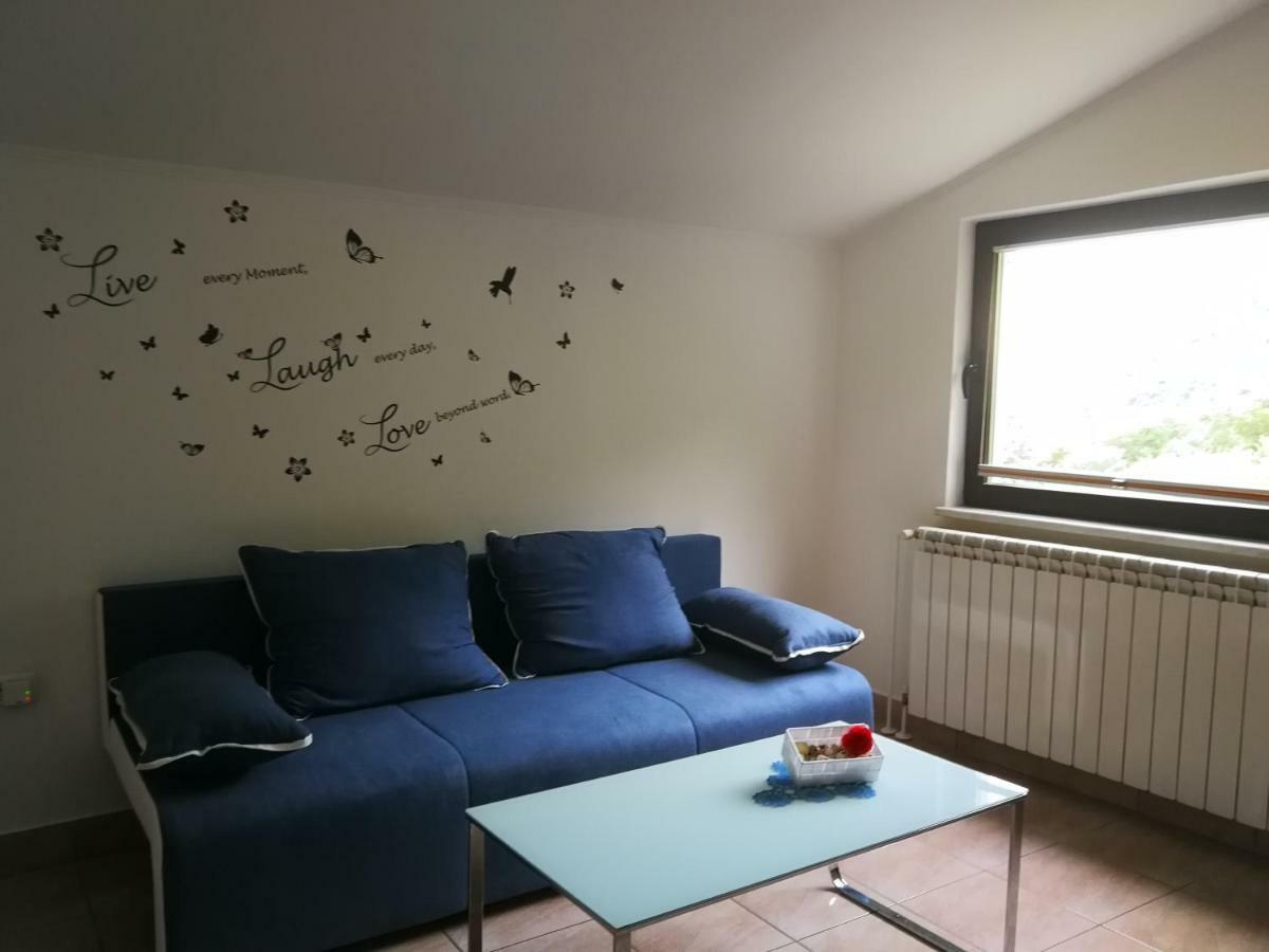 Črni Kal House Cehヴィラ エクステリア 写真