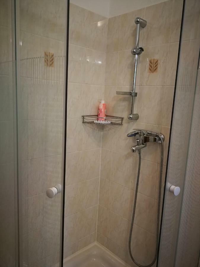 Črni Kal House Cehヴィラ エクステリア 写真